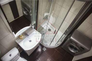 Închiriere - Apartament în Bazar Levski,  Varna