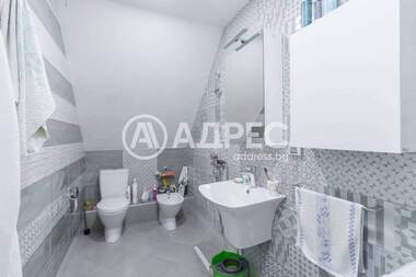 Închiriere - Apartament în Levski,  Varna