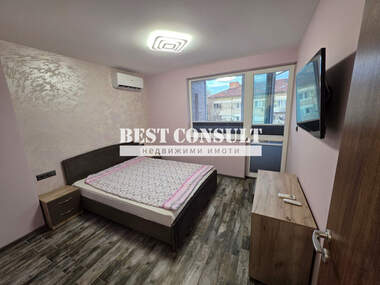 Închiriere - Apartament în Center,  Ruse