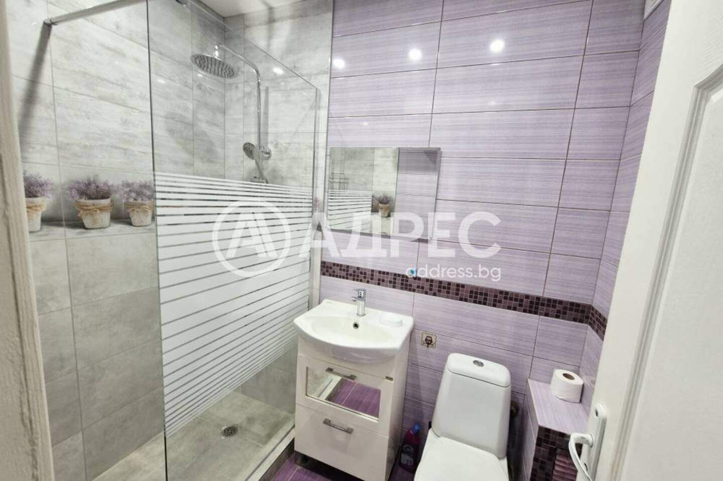 Cu patru camere Apartament în Văzrajdane 1, Varna – fotografia 8