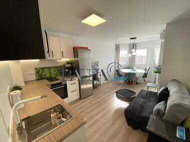 Verkauf - Wohnung in Pobeda,  Warna