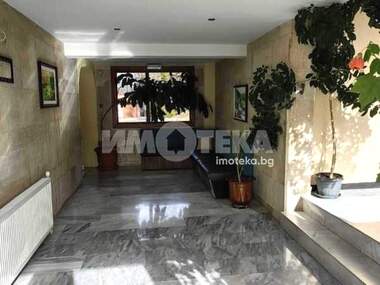 Vânzare - Hotel în Aprilți,  Lovece