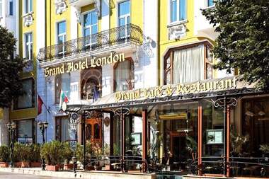 Ενοίκιο - Κατάστημα σε Център,  Варна