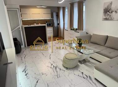 Închiriere - Apartament în Voevodski,  Haskovo