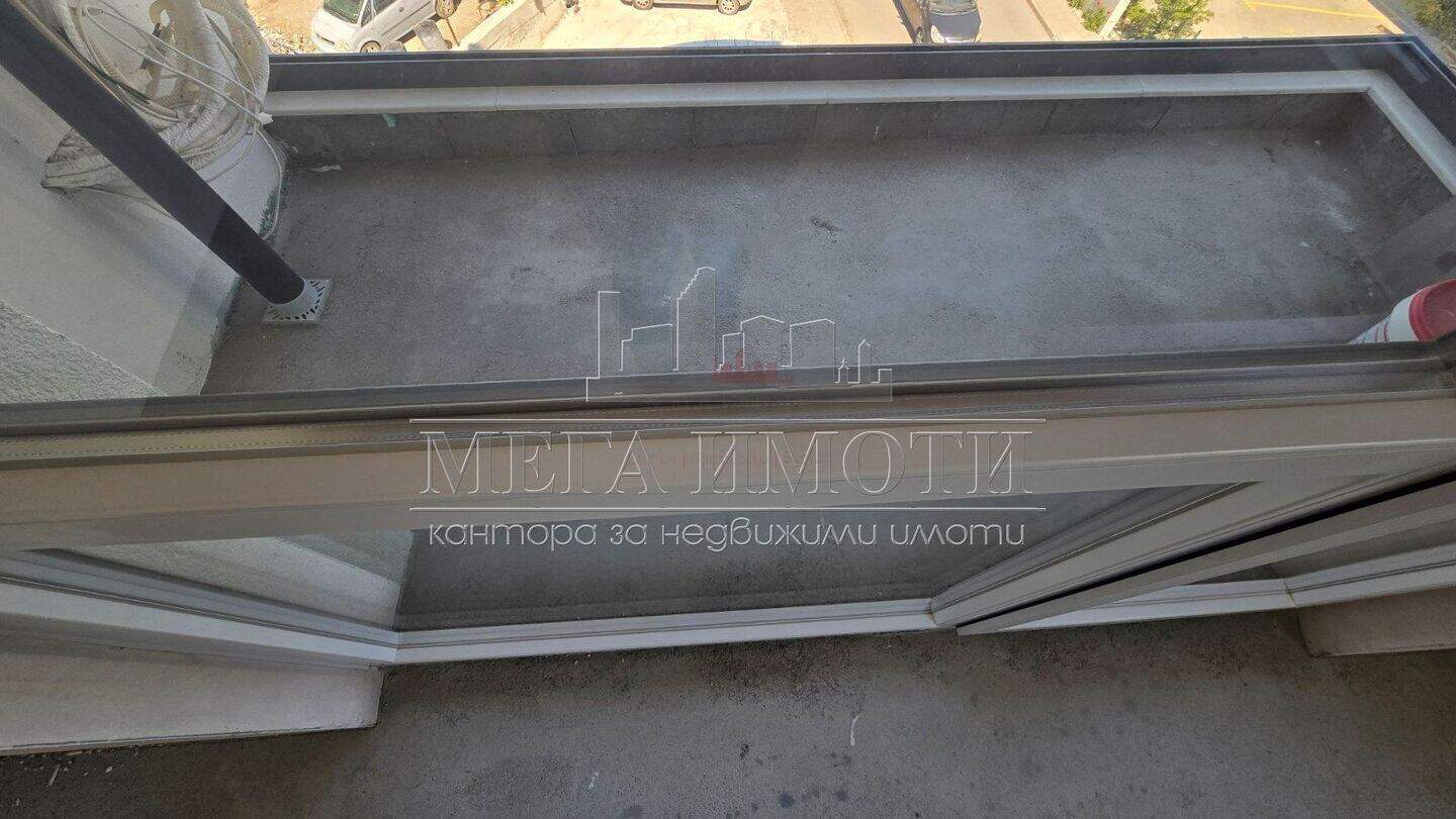 Тристаен Апартамент в Мадика, Бургас – снимка 10