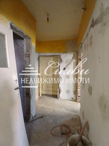 For sale - Floor of a house in Dobrudjanski,  Shumen