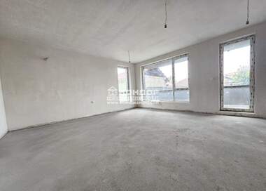 Vânzare - Apartament în Ostromila,  Plovdiv
