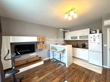 Închiriere - Apartament în Hristo Smirnenski,  Plovdiv