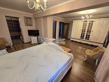 Vânzare - Apartament în Kărșiaka,  Plovdiv