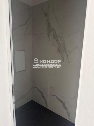 Ενοίκιο - Κατάστημα/Γραφείο/Κομμωτήριο σε Кючук Париж,  Пловдив