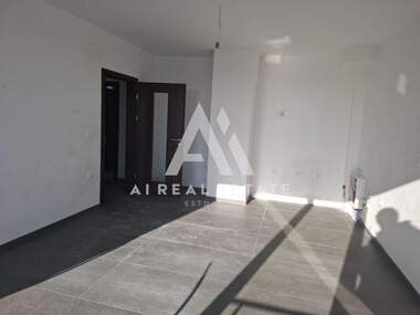 Продажба - Апартамент в Широк Център,  Плевен