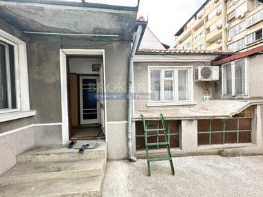 Продажба - Къща в Колхозен пазар,  Варна