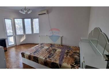 Vânzare - Apartament în Center,  Ruse
