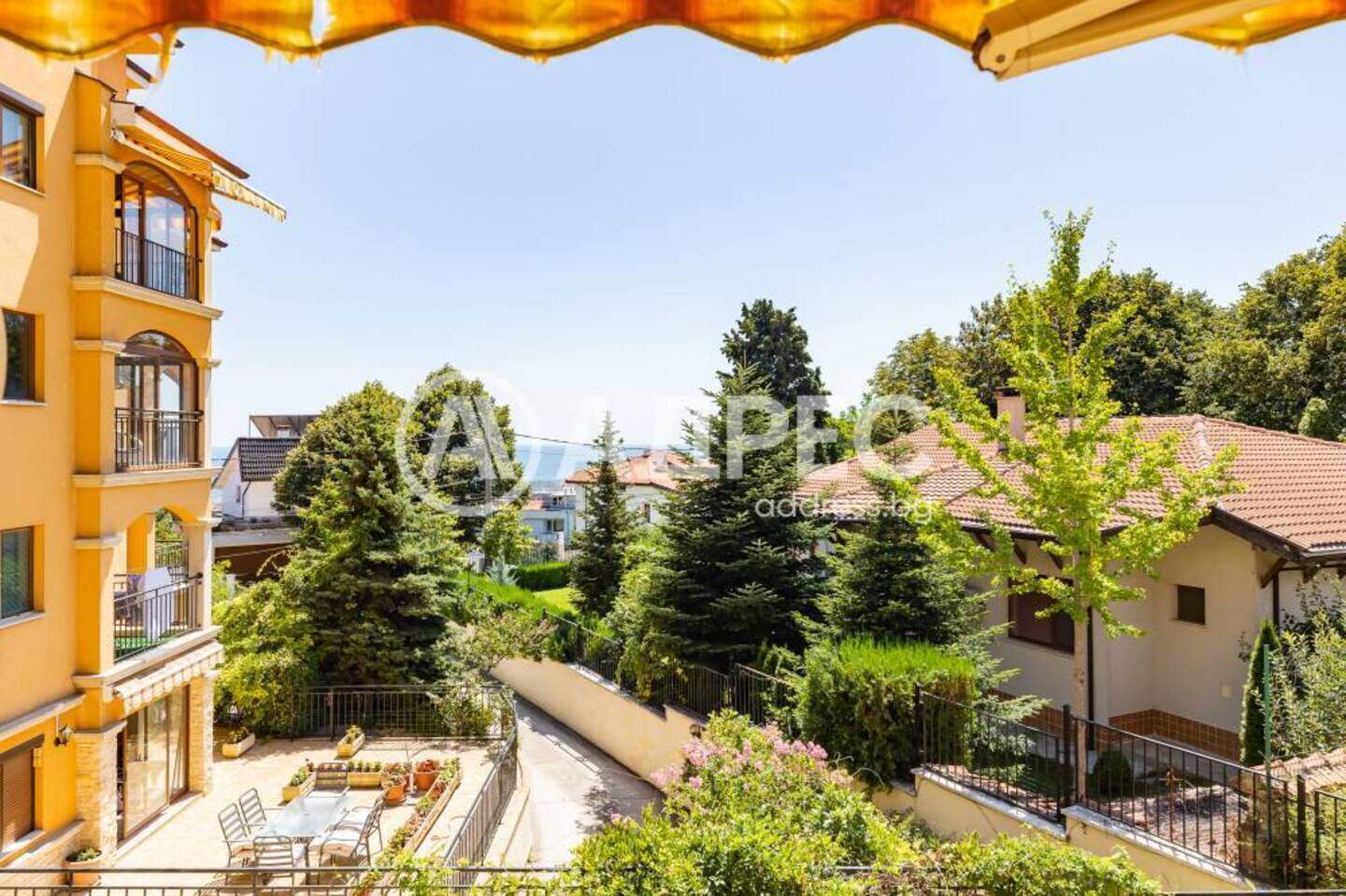 Тристаен Апартамент в Траката, Варна – снимка 6