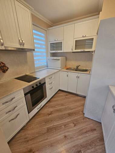 Miete - Wohnung in Mladejki halm,  Plowdiw