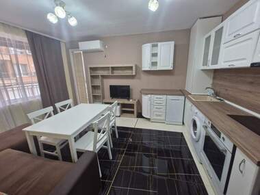 Închiriere - Apartament în Lazur,  Burgas