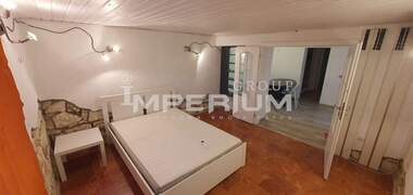 Închiriere - Apartament în Okrăjna bolnița - Generali,  Varna
