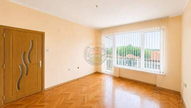 Închiriere - Apartament în Zdraveț,  Ruse