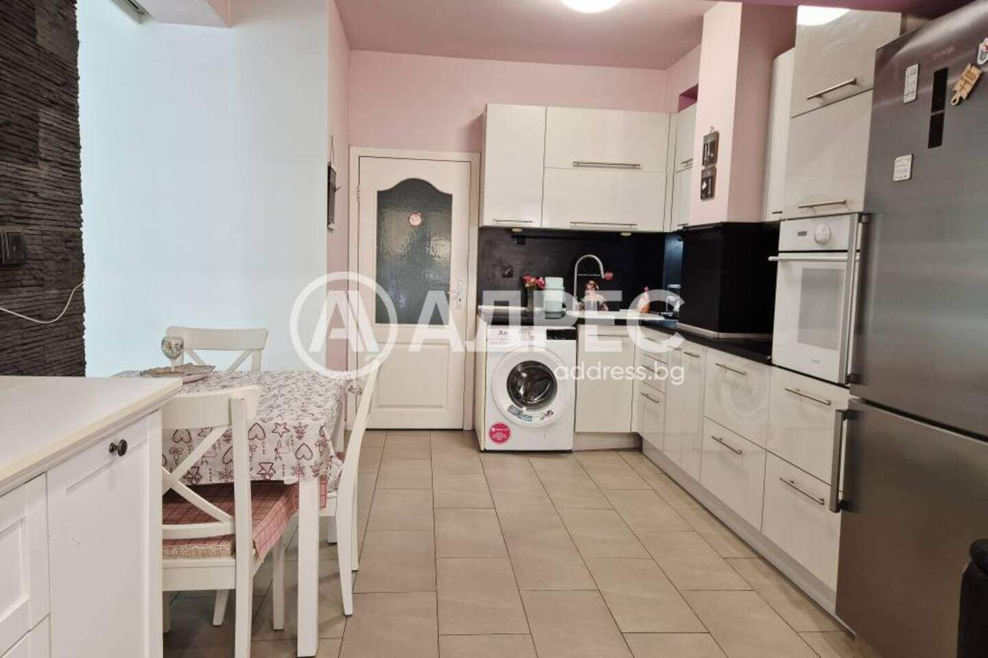Cu patru camere Apartament în Văzrajdane 1, Varna – fotografia 4