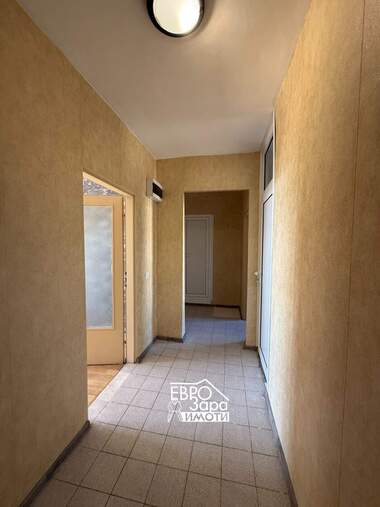 Vânzare - Apartament în Jeleznik-țentăr,  Stara Zagora