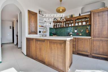 Продажа - Квартира в Център,  Бургас