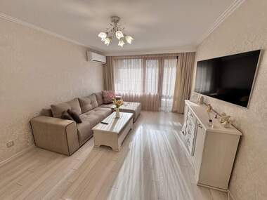 Închiriere - Apartament în Lazur,  Burgas