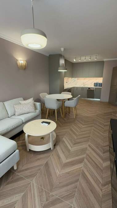 Miete - Wohnung in Mladejki halm,  Plowdiw