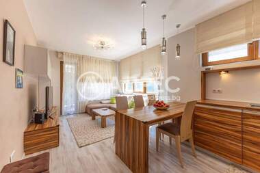 Închiriere - Apartament în Sfinții Constantin și Elena,  Varna