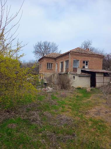 Vânzare - Casă în Bedjene,  Șumen