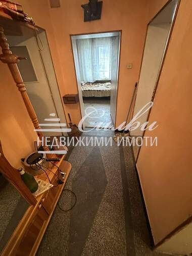 Продажба - Етаж от къща в Дивизионна болница,  Шумен