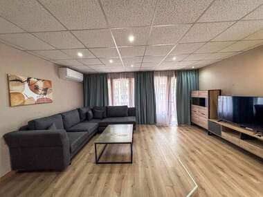 Închiriere - Apartament în Lazur,  Burgas