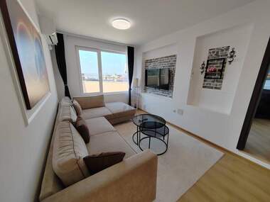 Închiriere - Apartament în Lazur,  Burgas