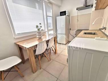 Închiriere - Apartament în Buzludja,  Veliko Tărnovo