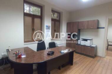 Ενοίκιο - Γραφείο σε Център,  Пловдив