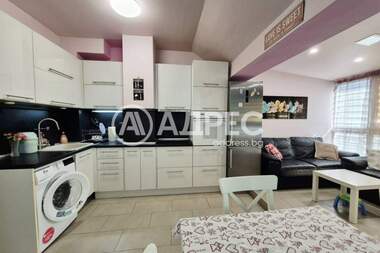 Închiriere - Apartament în Văzrajdane 1,  Varna