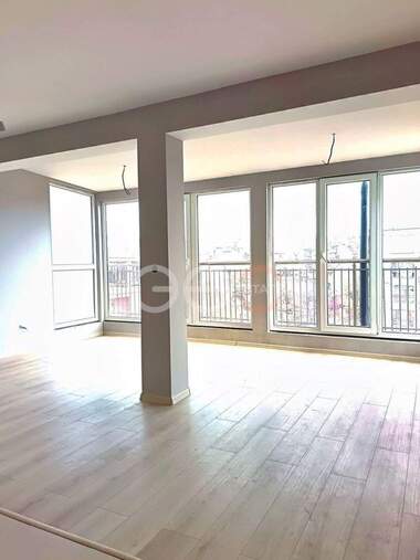 Продажба - Апартамент в Колхозен пазар,  Варна