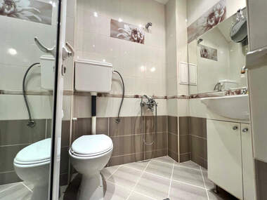 Închiriere - Apartament în Center,  Sofia
