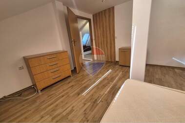 Închiriere - Apartament în Obștiinata,  Varna