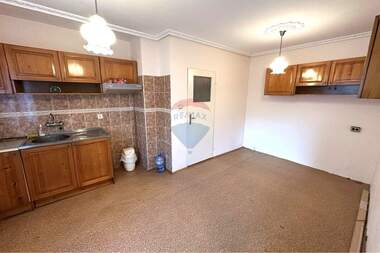 For sale - Apartment in Charodeyka - Iug,  Ruse