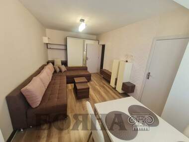 Închiriere - Apartament în Zdraveț Iztok,  Ruse