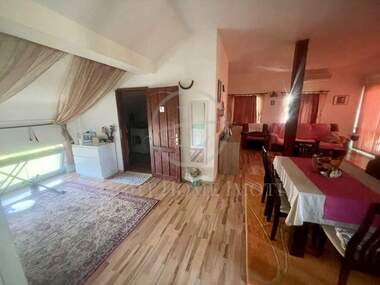 For sale - Apartment in Kiuchuk Parij,  Plovdiv