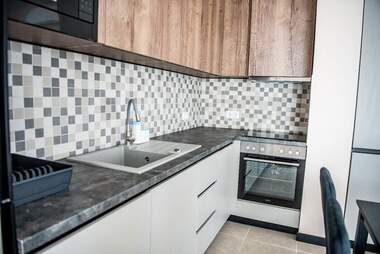 Închiriere - Apartament în Văzrajdane 3,  Varna