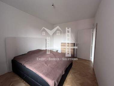 Vânzare - Apartament în Mladost-2,  Sofia